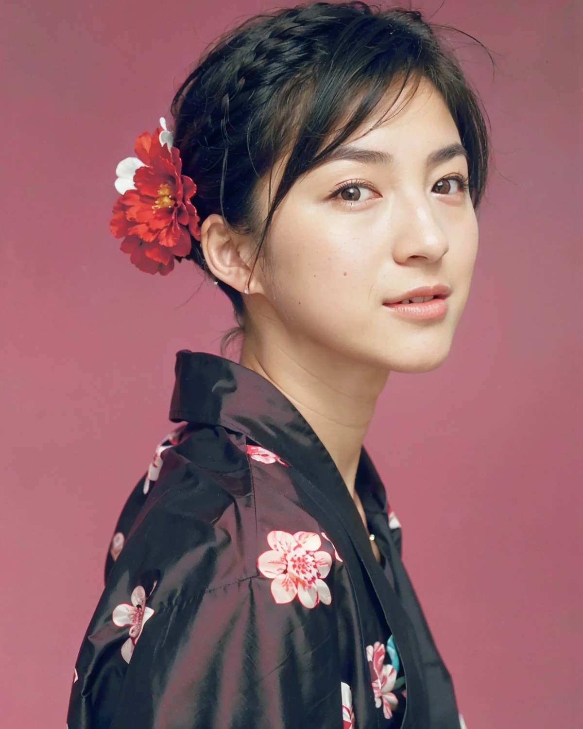 <lora:liangziV3:0.7>,1girl, solo, japanese clothes, kimono, black hair, realistic, lips, short hair, black eyes, pink kimo...